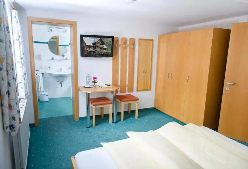 Hotelli Café Pension Zum Jäger