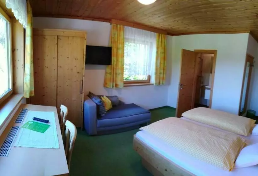 Hotelli Ferienhaus Regina