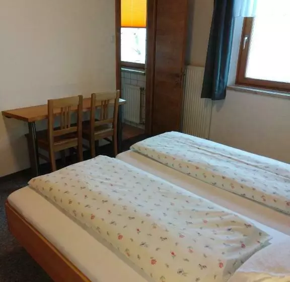Hotelli Ferienhaus Regina