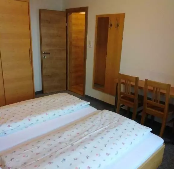 Hotelli Ferienhaus Regina