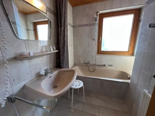 Hotelli Gasthof Zum Lendwirt