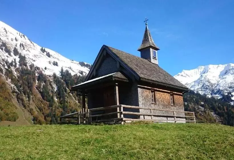 هتل Haus Monika