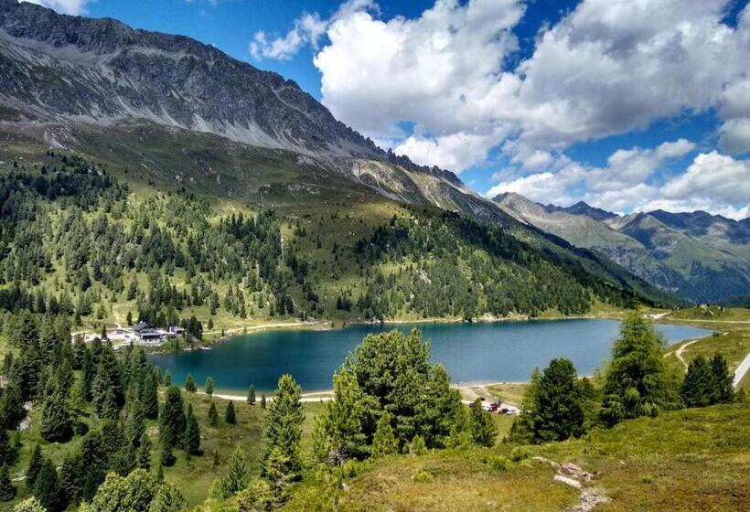 酒店 Haus Veidlis, Familie Obkircher