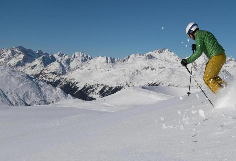 酒店 Haus Veidlis, Familie Obkircher