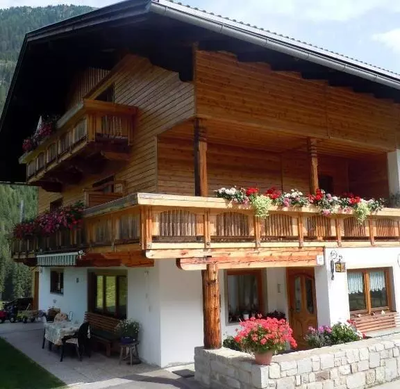 Hotelli Haus Veidlis, Familie Obkircher