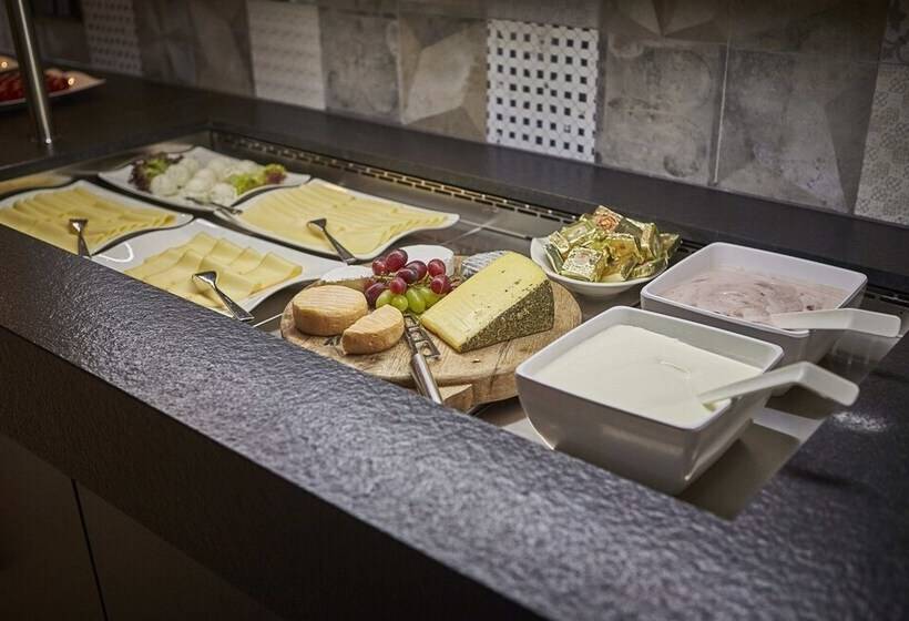 Thomsn Central Hotel & Appartements