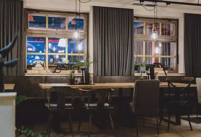 Thomsn Central Hotel & Appartements