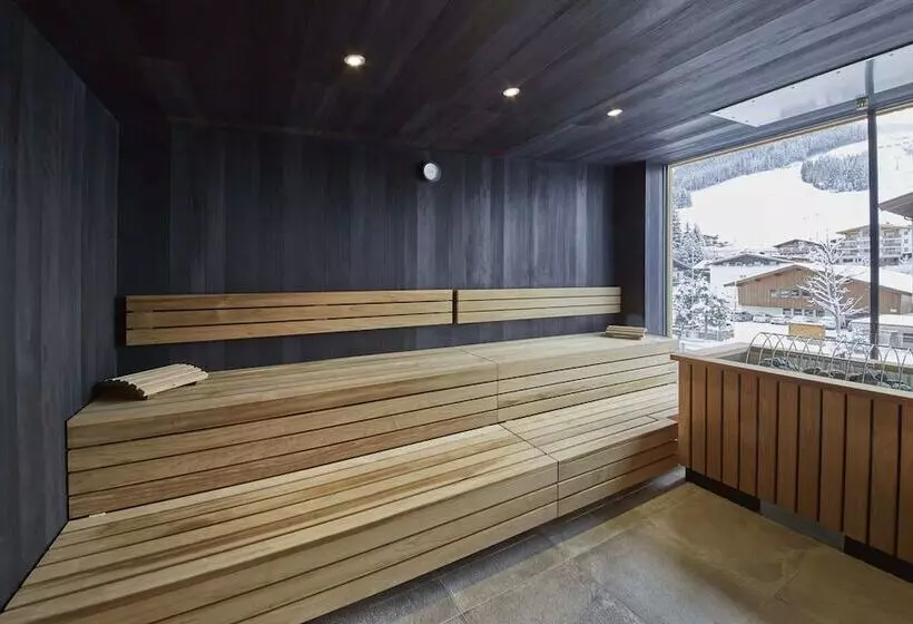 Thomsn Central Hotel & Appartements