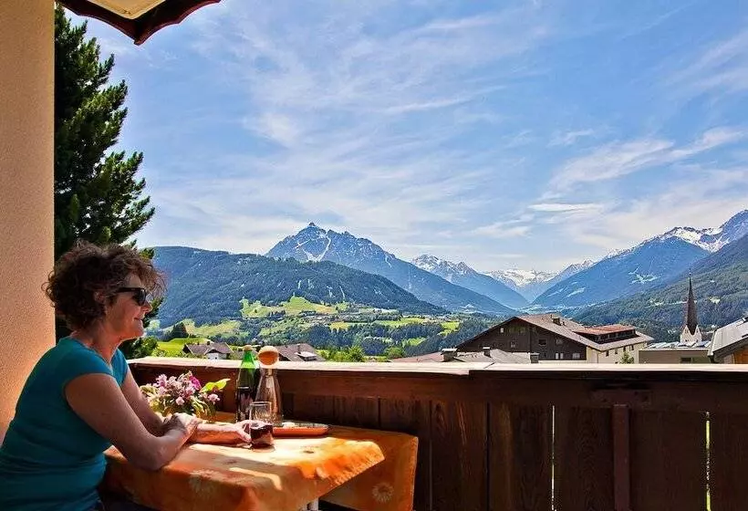 ホテル Tiroler Alpenhof