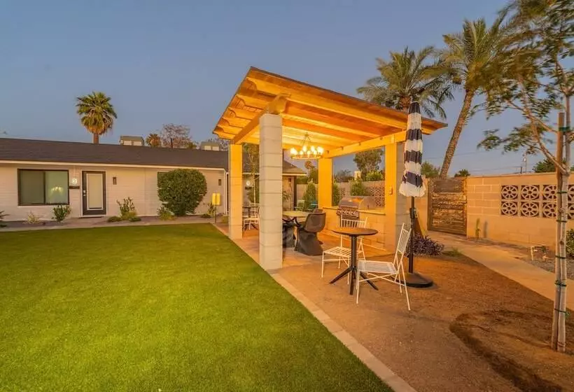 Ash & Ko Boutique Lodging