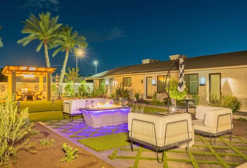 Ash & Ko Boutique Lodging