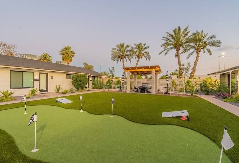 Ash & Ko Boutique Lodging