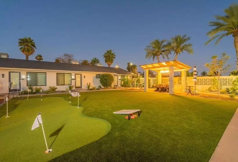 Ash & Ko Boutique Lodging