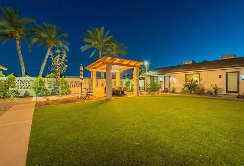 Ash & Ko Boutique Lodging