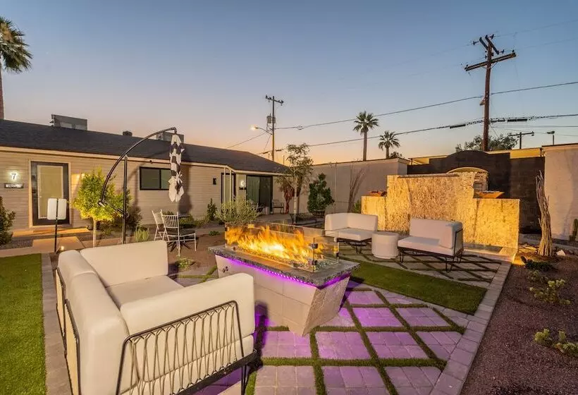 Ash & Ko Boutique Lodging