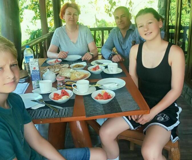 تختخواب و صبحانه Blue Heaven Cottage