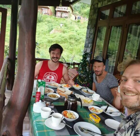 تختخواب و صبحانه Blue Heaven Cottage