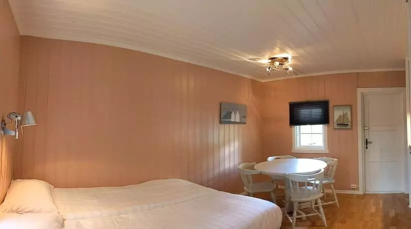 Aamiaismajoitus (B&B) Neset Skydsstasjon