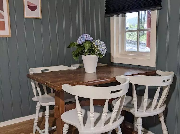 Aamiaismajoitus (B&B) Neset Skydsstasjon