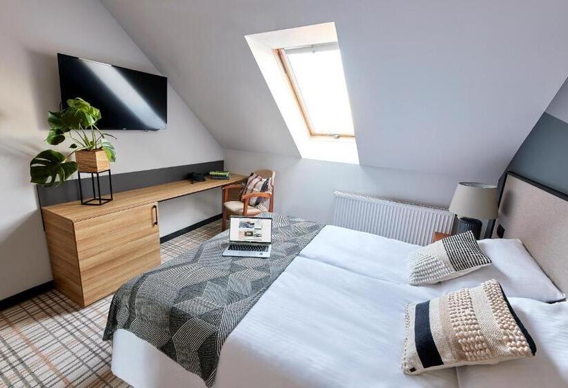 בית מלון כפרי Kyriad Karkonosze