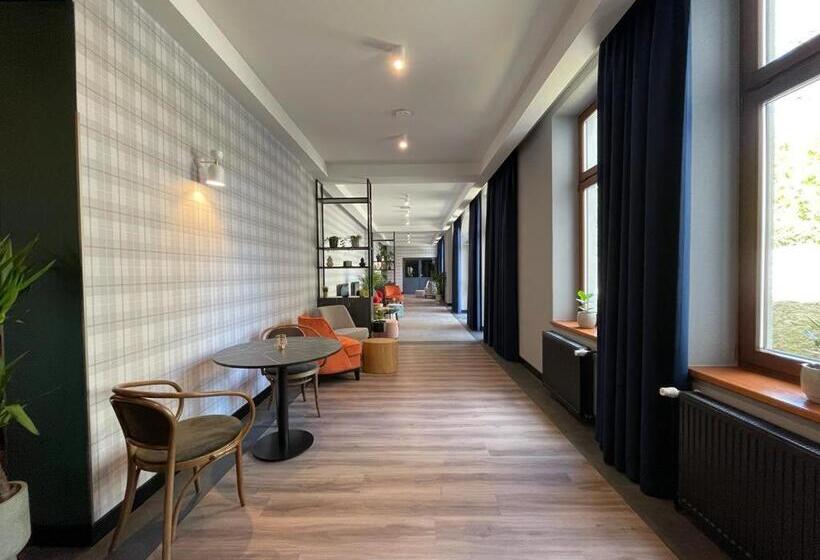 בית מלון כפרי Kyriad Karkonosze