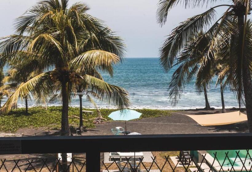 Lali Beach Hotel Boutique