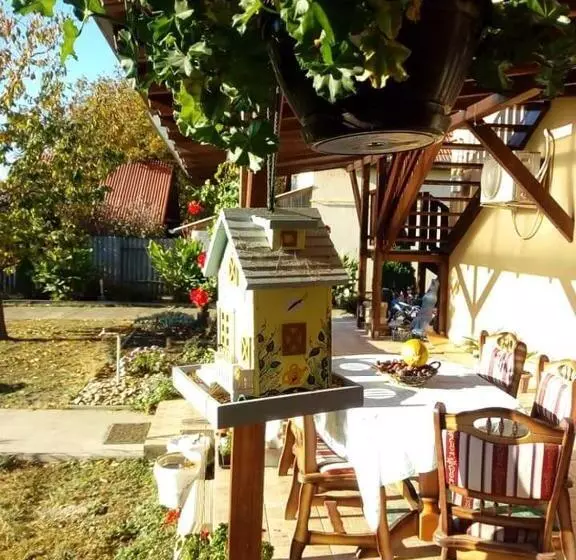 پانسیون Holt Tisza Vendégház