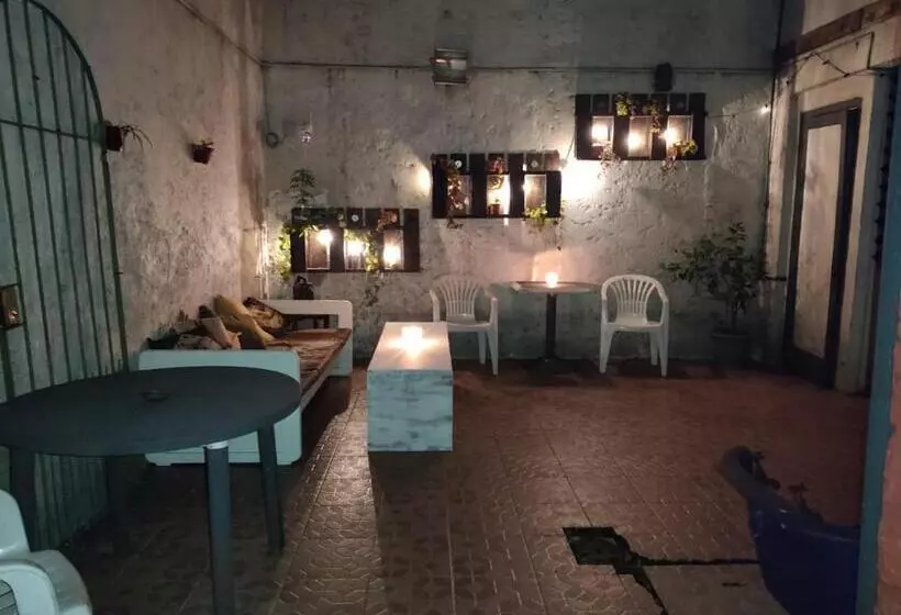 پانسیون Patio Urbano Suites & Beds