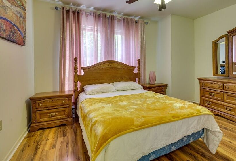 Fire Pit, Kayak & Gas Grill: Pocono Lake Home!