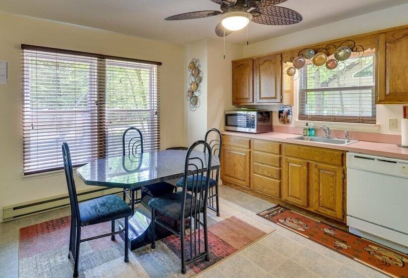 Fire Pit, Kayak & Gas Grill: Pocono Lake Home!