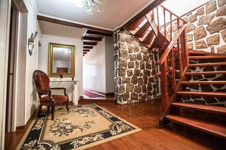 تختخواب و صبحانه Hostal La Estrella