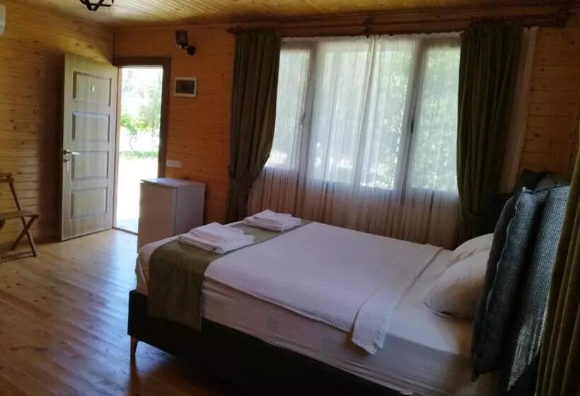 Aamiaismajoitus (B&B) Kandyba Restoran & Bungalov