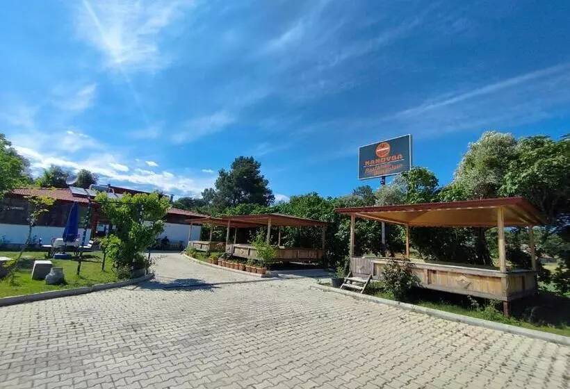 Aamiaismajoitus (B&B) Kandyba Restoran & Bungalov