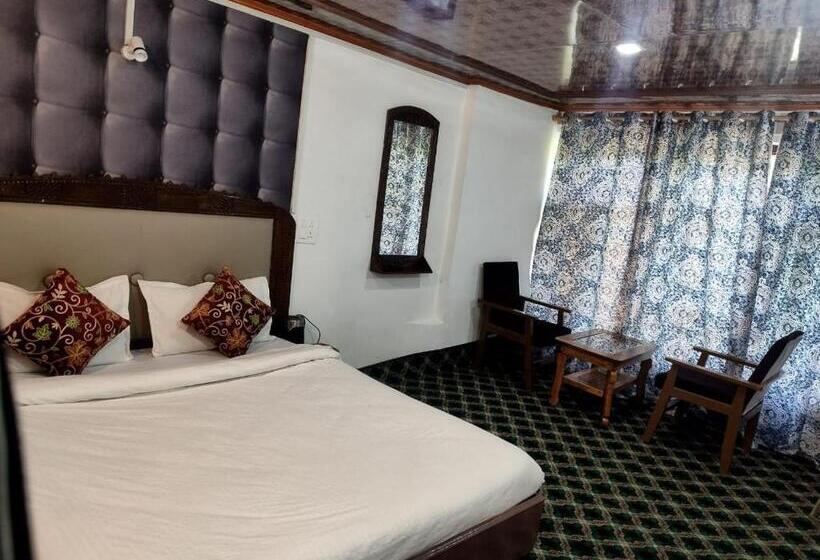 هتل Crown Pine Pahalgam