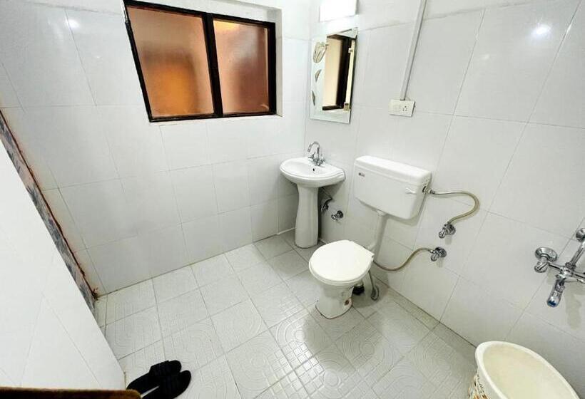 هتل Crown Pine Pahalgam