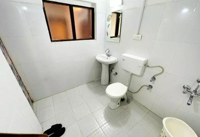 Hotelli Crown Pine Pahalgam