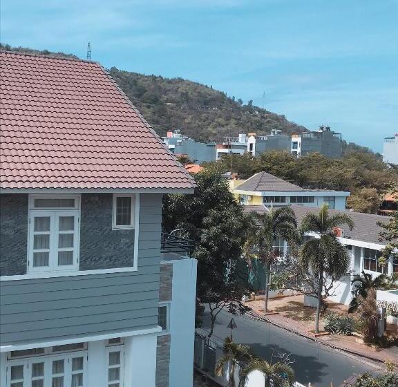 Hotel Quân Nguyễn