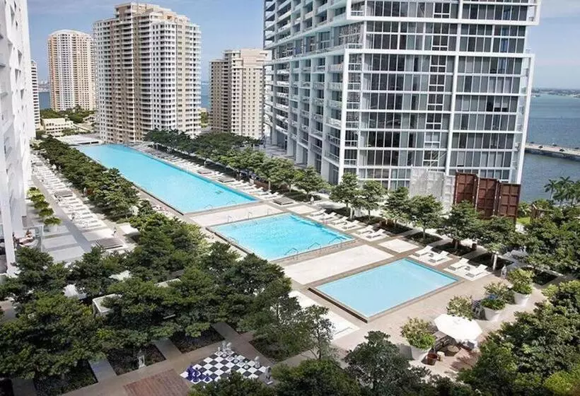 Icon & W Hotel / Waterfront / 20th Floor / Top Spa