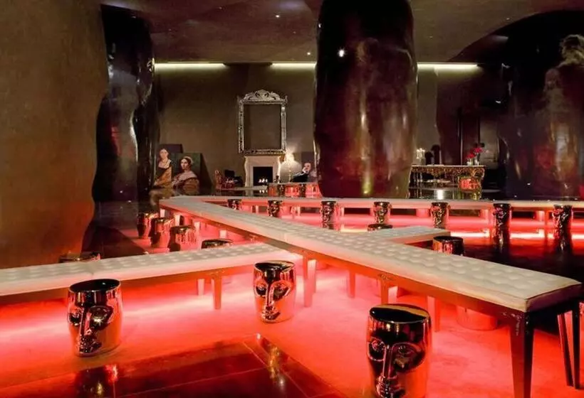 Icon & W Hotel / Waterfront / 20th Floor / Top Spa