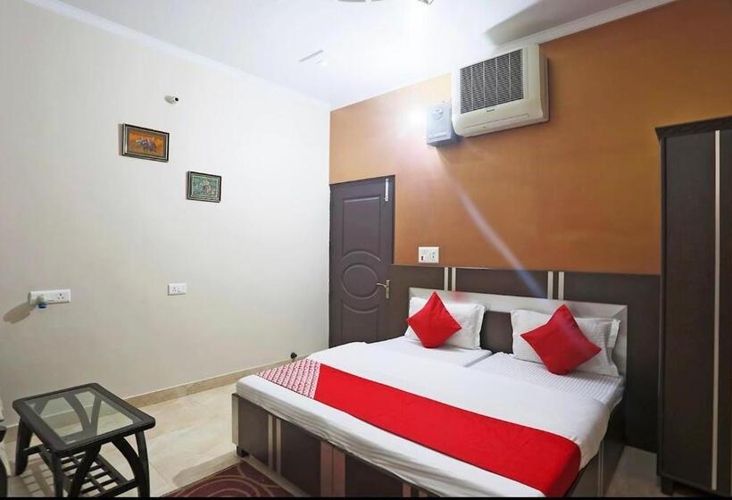 Pensionat Basera Guest House