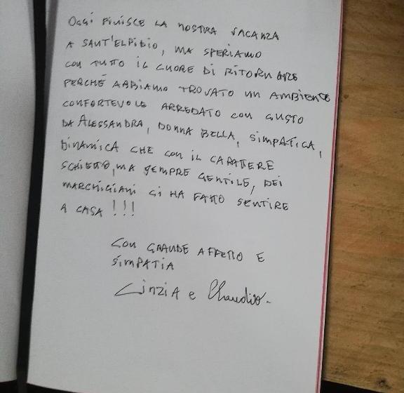 ペンション La Dimora Di Lola Affittacamere