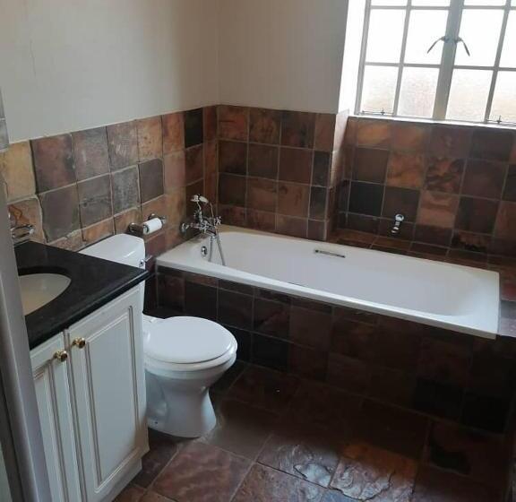 پانسیون Redberry Guest House