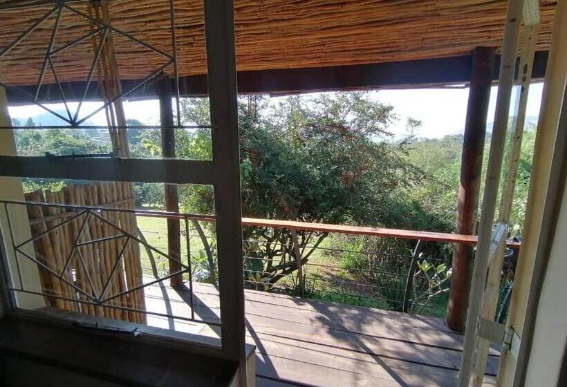 پانسیون Redberry Guest House