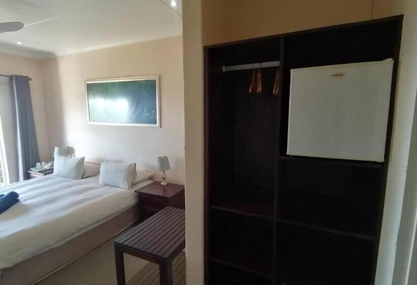 پانسیون Redberry Guest House