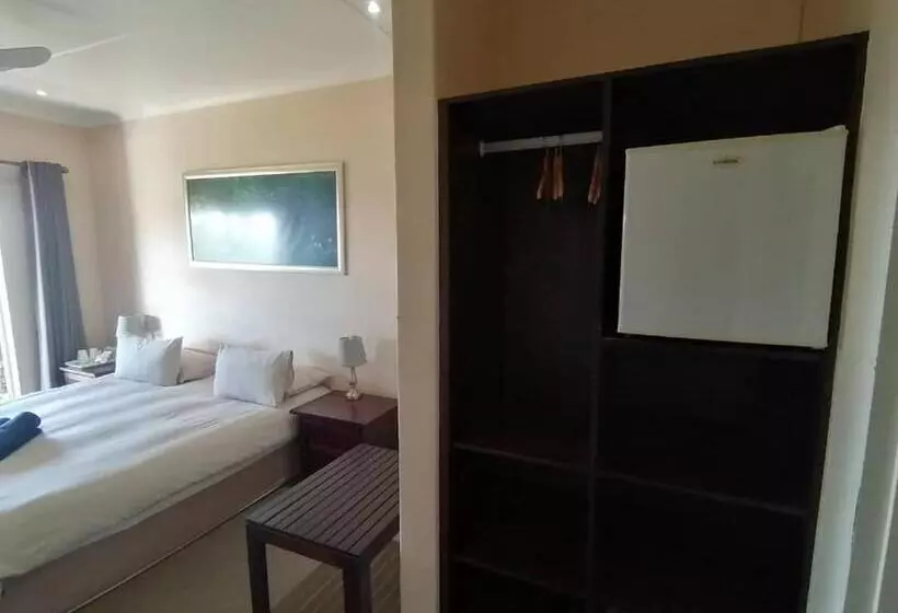 پانسیون Redberry Guest House