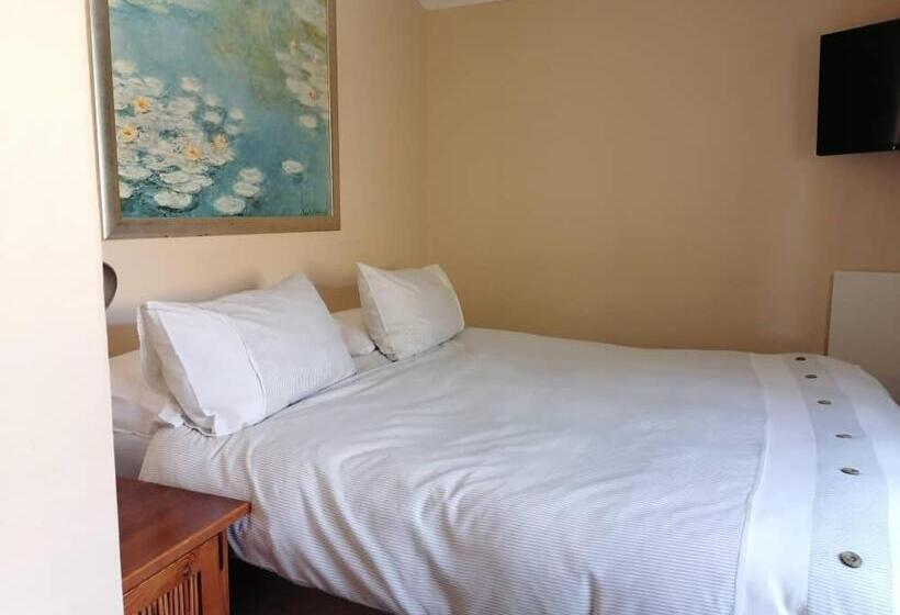 پانسیون Redberry Guest House