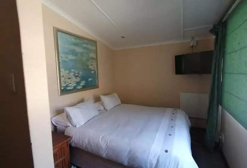 پانسیون Redberry Guest House