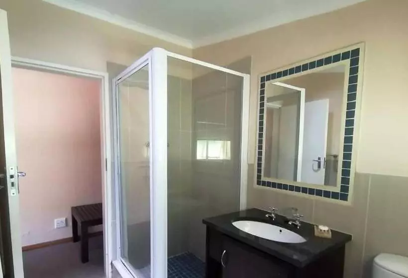 پانسیون Redberry Guest House