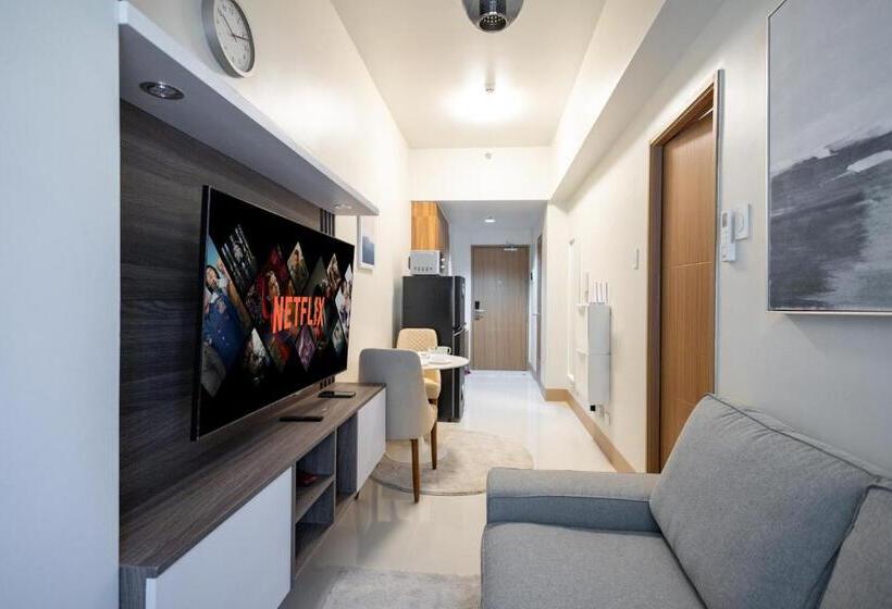 Shore 3 Residences, Mall Of Asia Complex