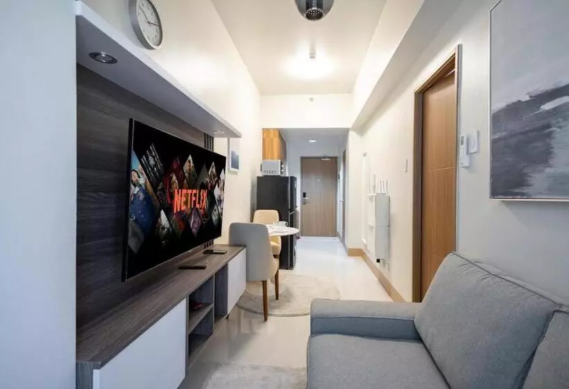 Shore 3 Residences, Mall Of Asia Complex